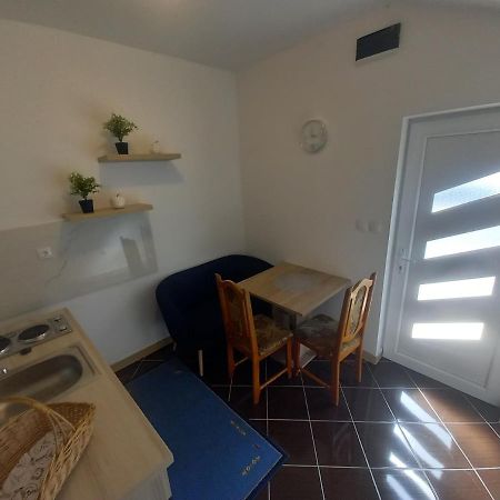 Studio Apartman Sutic Kaštel Novi Dış mekan fotoğraf