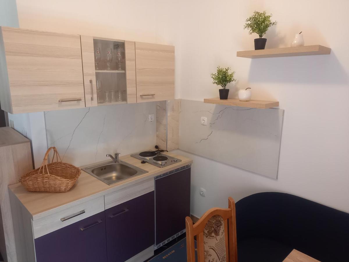 Studio Apartman Sutic Kaštel Novi Dış mekan fotoğraf